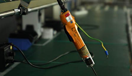 Electronic-screwdriver-used-for-assembly-lines